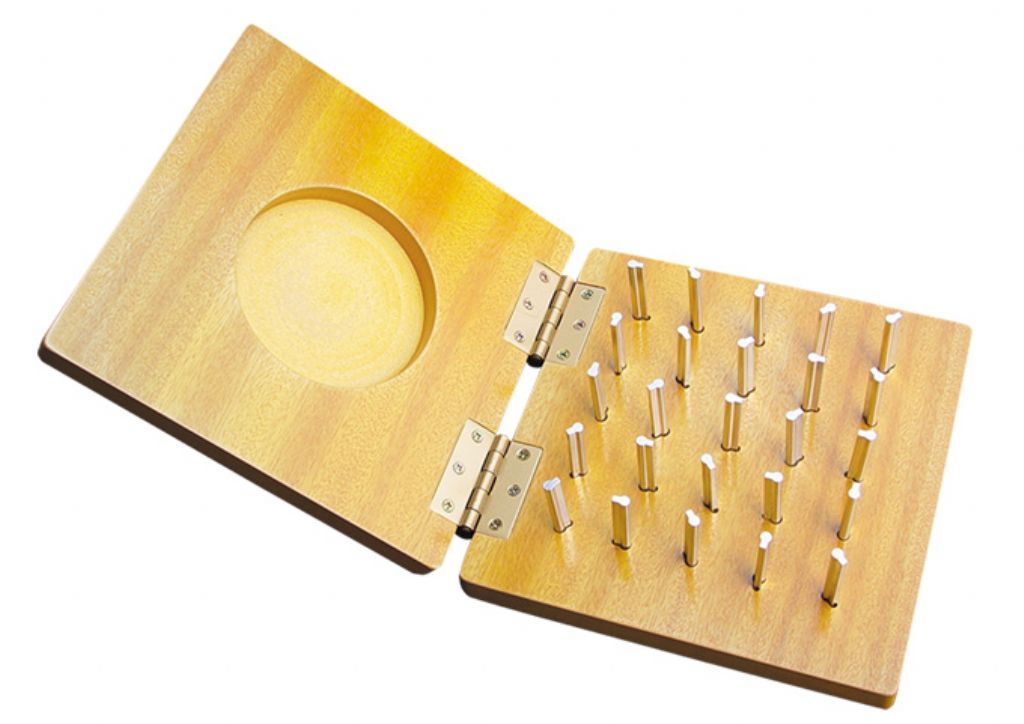 YH253  Grooved Peg Board