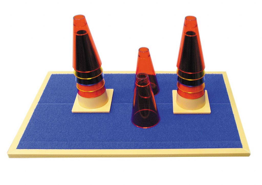 YH255  Stracking Cones